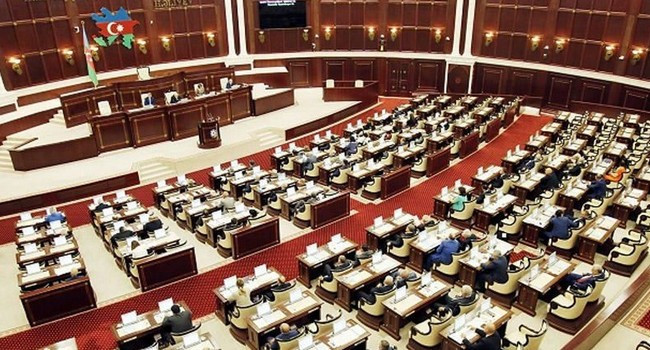 “Bir deputatın oxuya bilmədiyi mətn nəyi üzə çıxardı?”