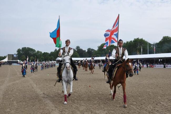 DSX-nin "S&uuml;varilər" dəstəsinin təqdimatında Qarabağ atları "Royal Windsor Horse Show adlı tədbirdə