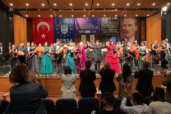 T&uuml;rk mədəniyyəti paytaxtı Bursada Fikrət Əmirovun 100 illik yubileyinə həsr olunmuş silsilə konsertlər ke&ccedil;irilib