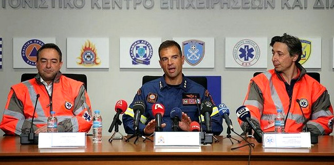 Yunanıstanlı xilasedici: &ldquo;Hara getsək, yunan olduğumuzu biləndə bizi qucaqladılar&rdquo;