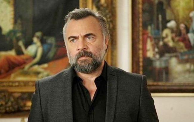 Məhşur aktyor fırıldaq&ccedil;ılara əsəbiləşib: Onlara etibar etməyin