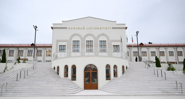 Qarabağ Universiteti suverenliyin simvoludur