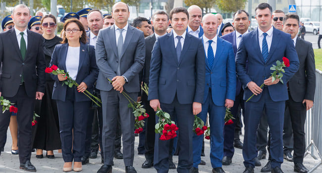 &ldquo;Azərbaycan Hava Yolları&rdquo; QSC-nin rəhbərliyi və kollektivi şəhidlərin əziz xatirəsini yad edib