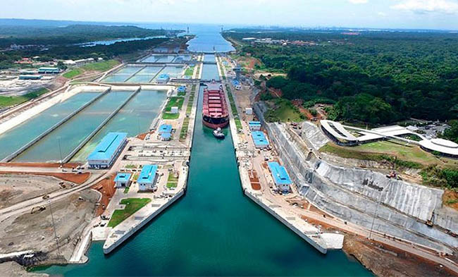 ABŞ&ndash;&Ccedil;in gərginliyi fonunda Panama kanalının limanları "Maersk"ə verildi