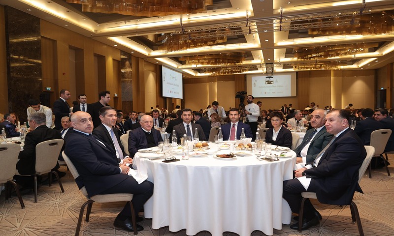 İş d&uuml;nyasında bir Ramazan axşamı