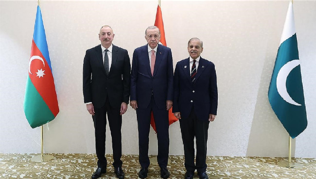 Sevginin Laçın Zirvəsi. Başqa sözlə...