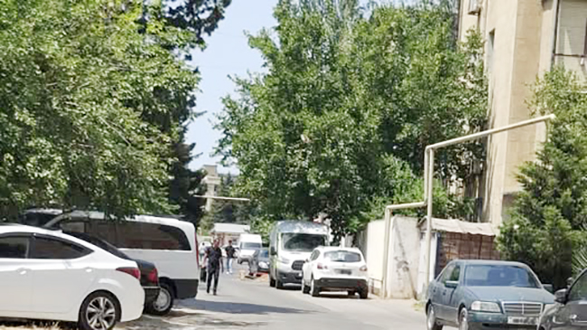 Sahibkarların parklama, sakinlərin yol dərdi