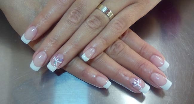 Gel manik&uuml;r&uuml; nədir? Gel manik&uuml;r&uuml; prosesi necə aparılır? Gel manik&uuml;r&uuml;n&uuml;n zərərləri nələrdir?