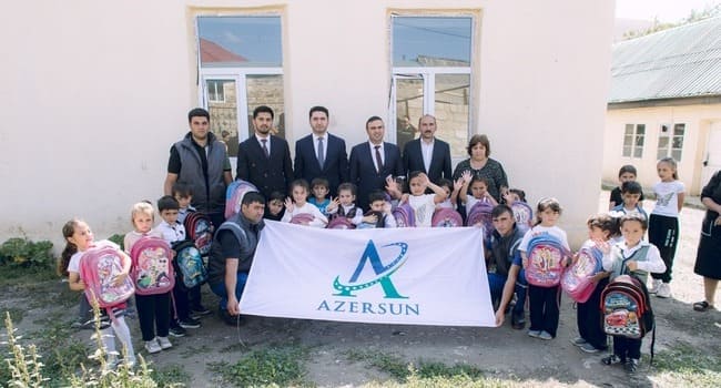 &ldquo;Azərsun Holdinq&rdquo; ucqar kənddə yaşayan məktəblilərə dəstək olub