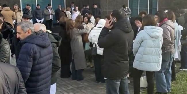 Onlarla həkim işsiz qaldı: &ldquo;Ağ xalatımızın əynimizdən &ccedil;ıxarılmasına imkan verməyin...&rdquo;