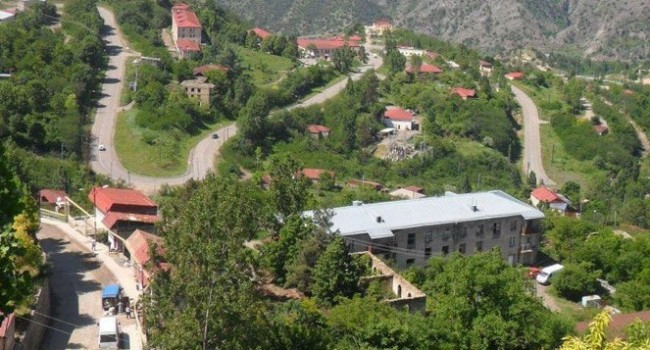 “Laçın” İstirahət Kompleksinə qaz xətinin çəkilişinə görə ağaclar məhv edilib